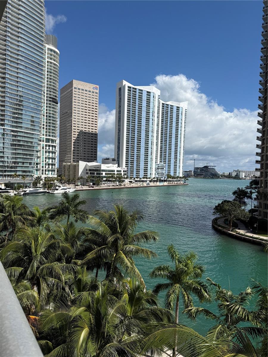 image Icon Brickell I7