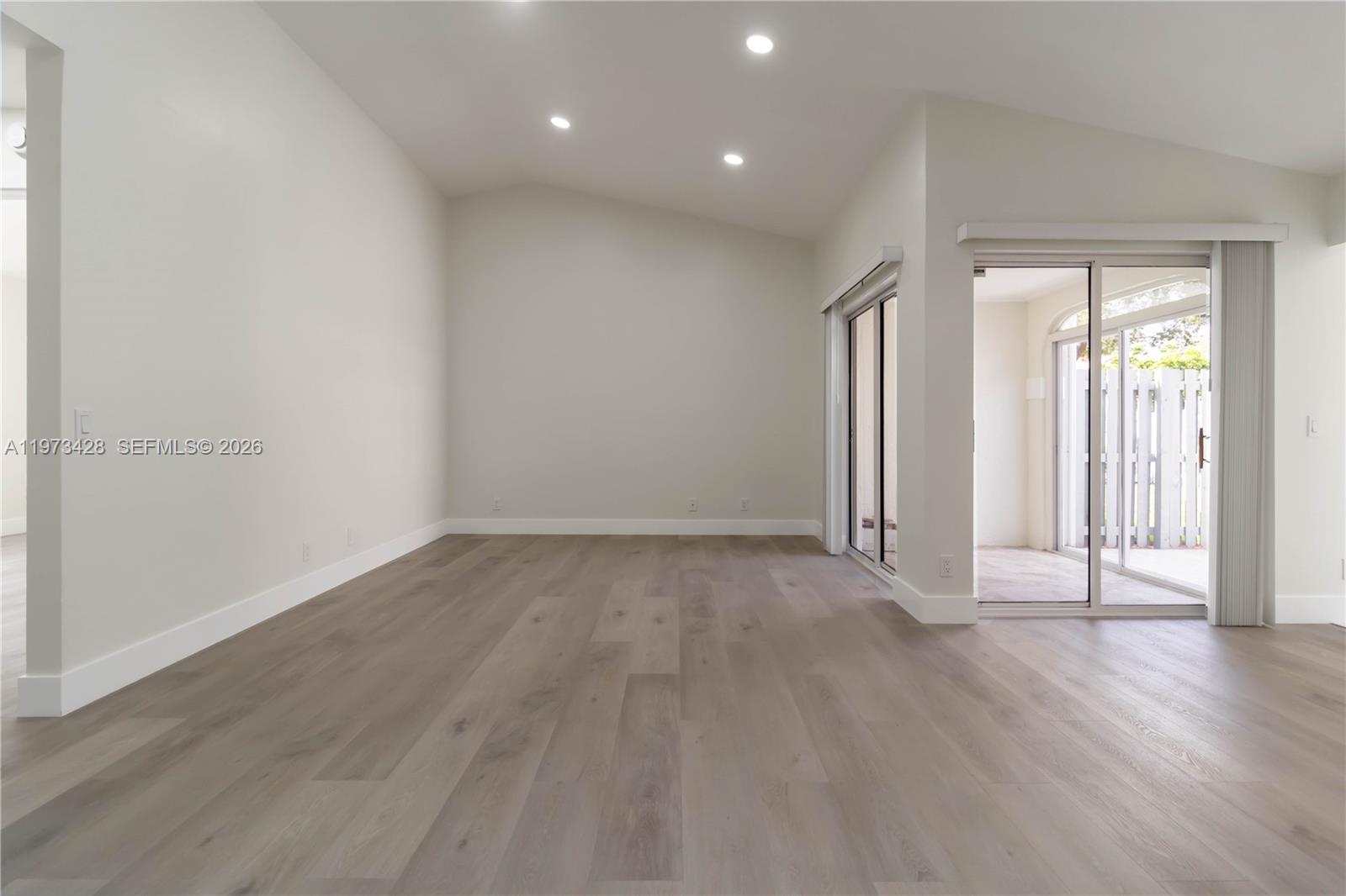 1411 Cottonwood Cir Weston, FL 33326