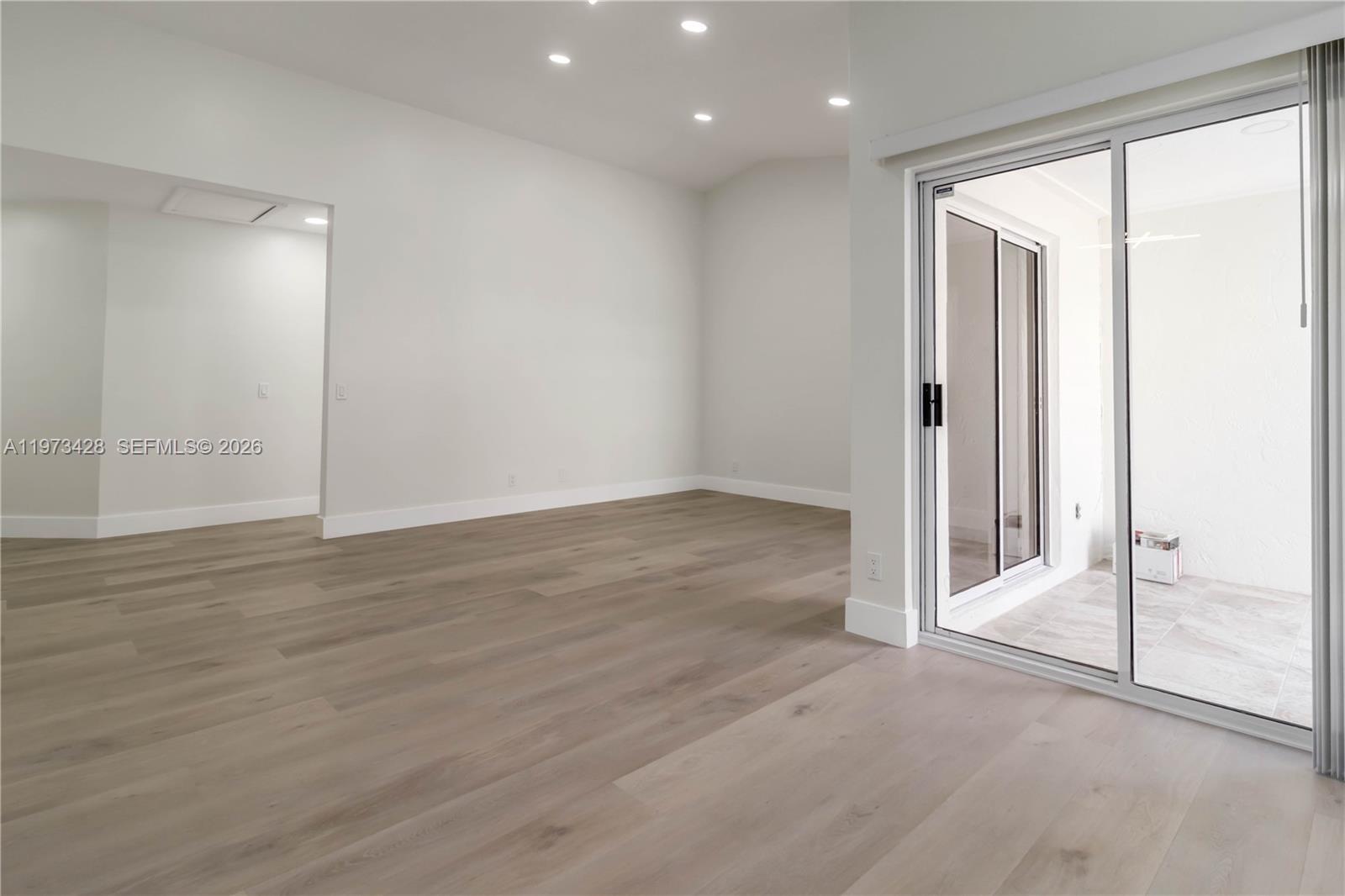 1411 Cottonwood Cir Weston, FL 33326