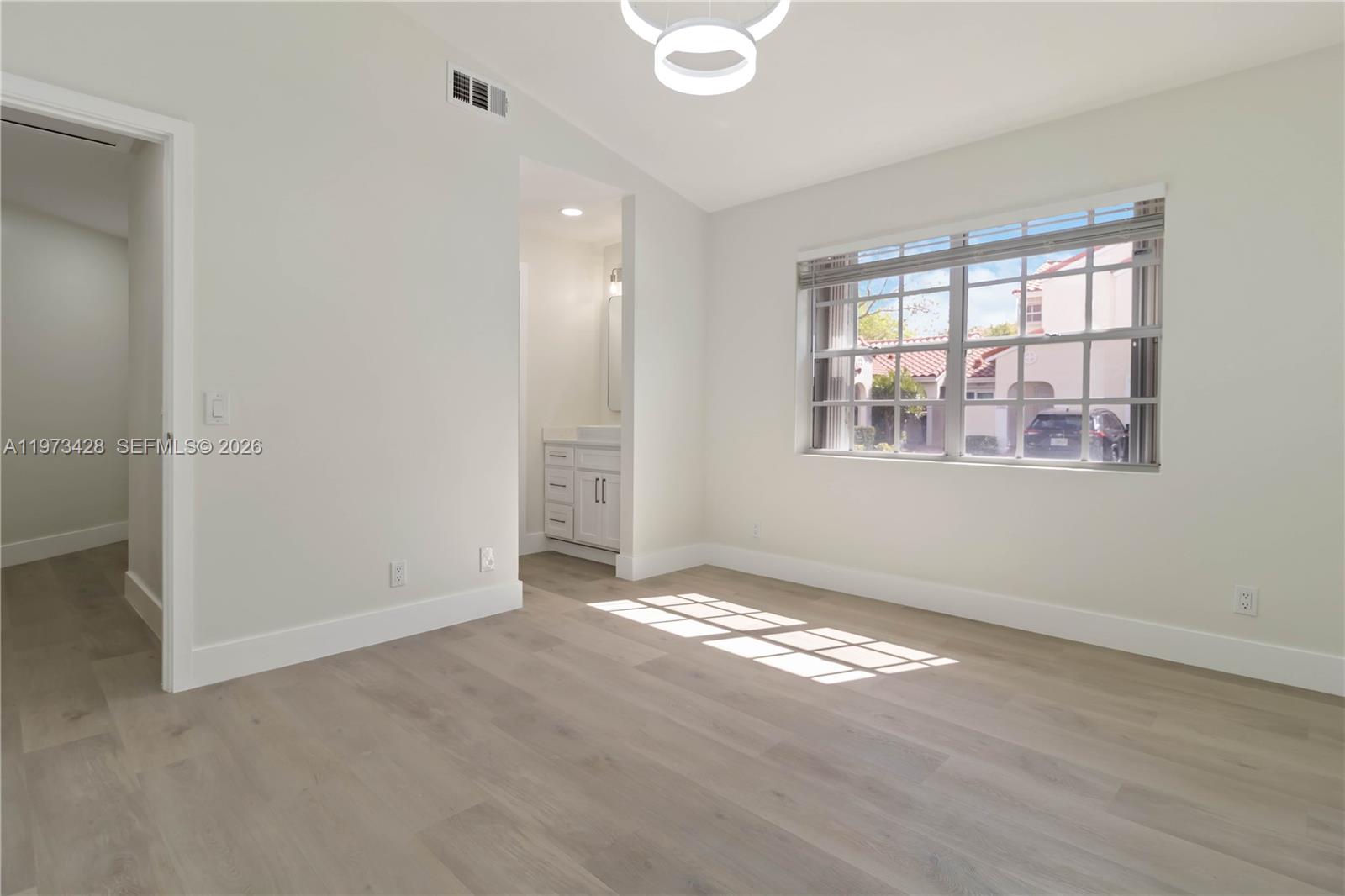 1411 Cottonwood Cir Weston, FL 33326