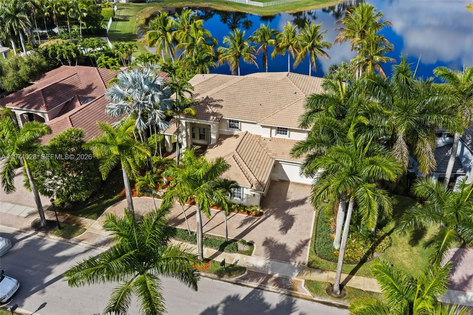 1537 Victoria Isle Way Weston, FL 33327