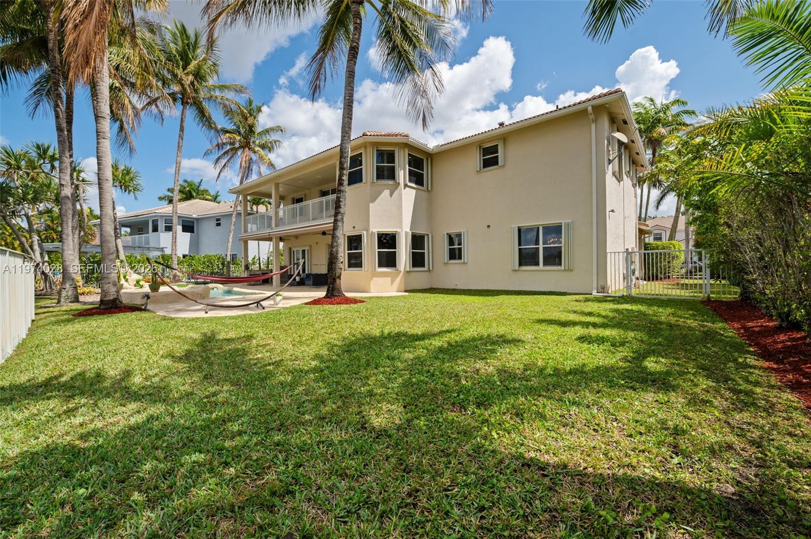 1537 Victoria Isle Way Weston, FL 33327