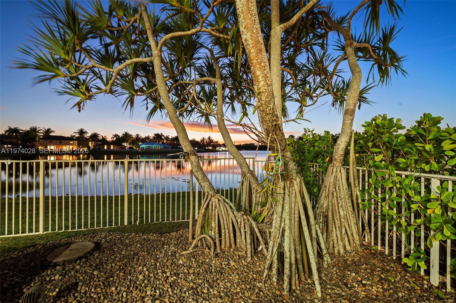 1537 Victoria Isle Way Weston, FL 33327