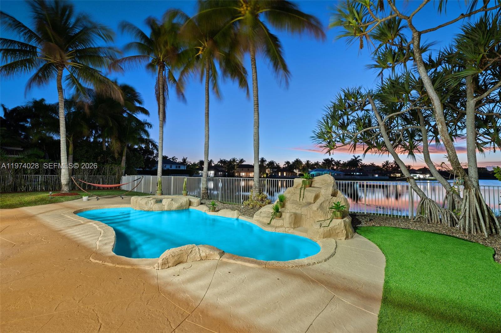 1537 Victoria Isle Way Weston, FL 33327