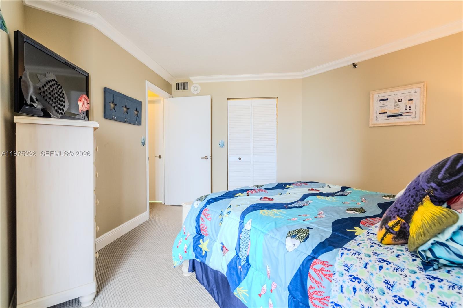 6767 Collins Ave #706 Miami Beach, FL 33141