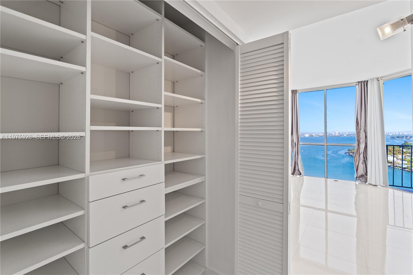 7601 E Treasure Dr #PH 216 North Bay Village, FL 33141