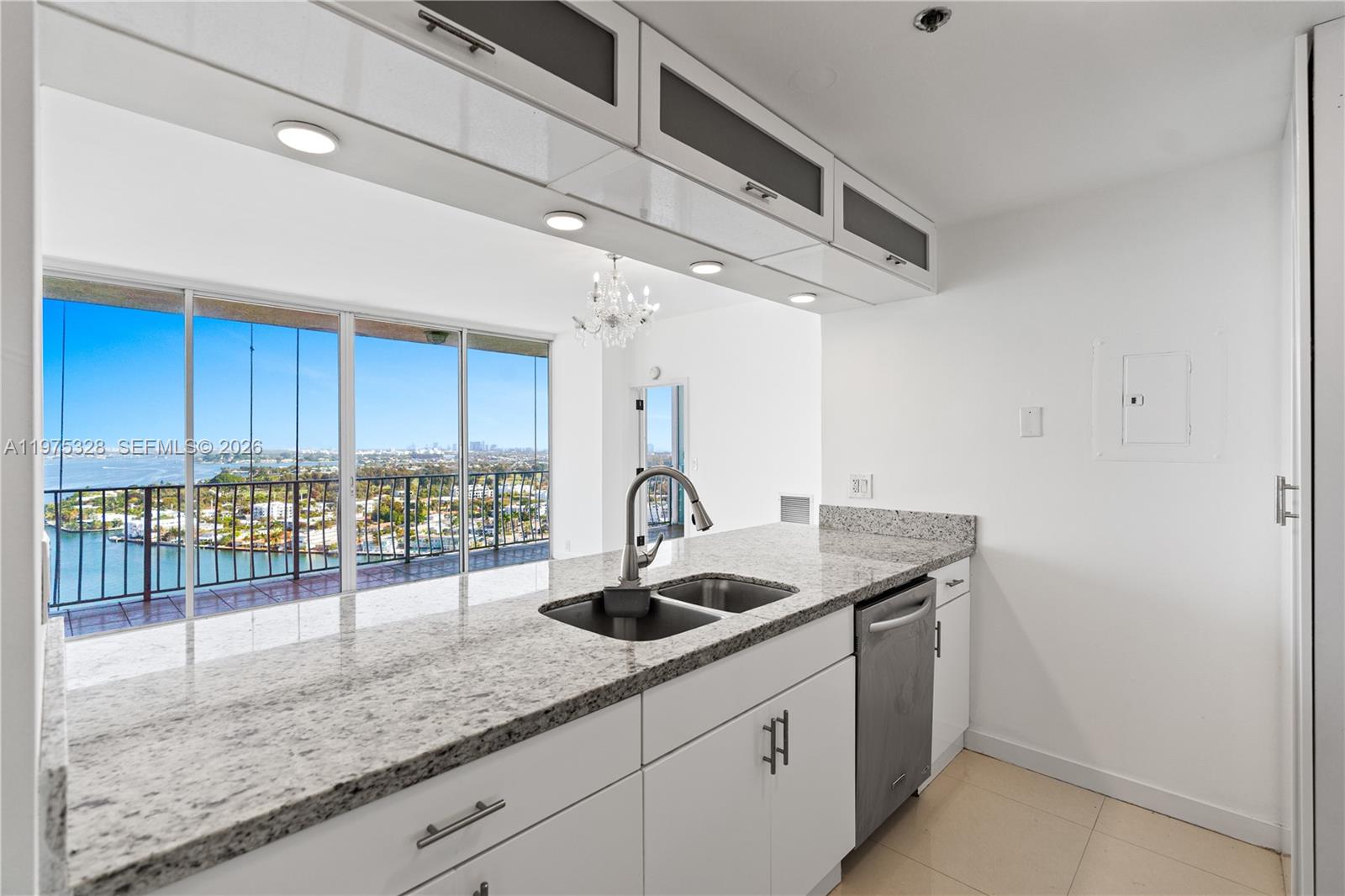 7601 E Treasure Dr #PH 216 North Bay Village, FL 33141