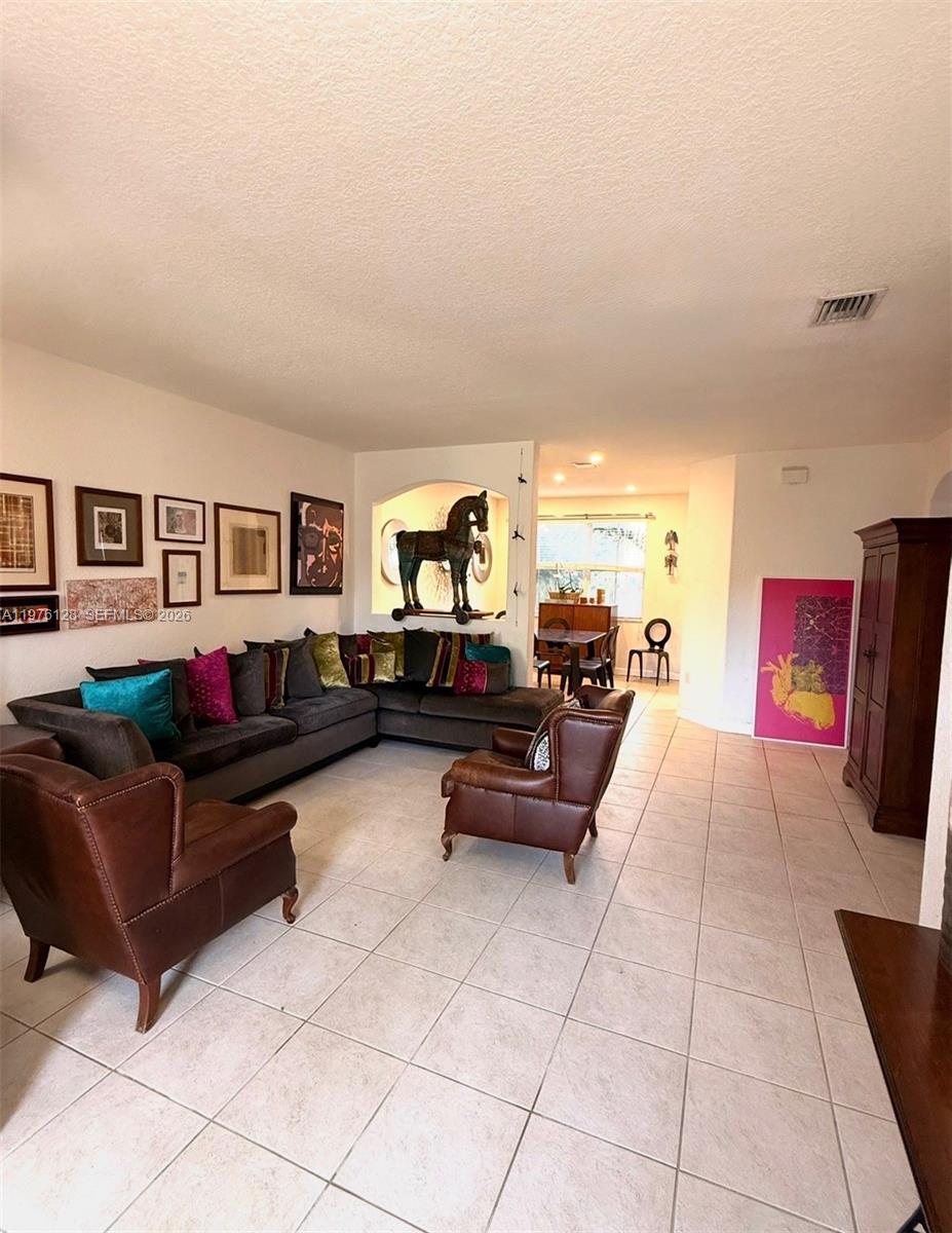 11010 NW 87th St Doral, FL 33178