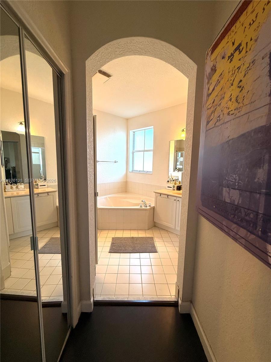 11010 NW 87th St Doral, FL 33178