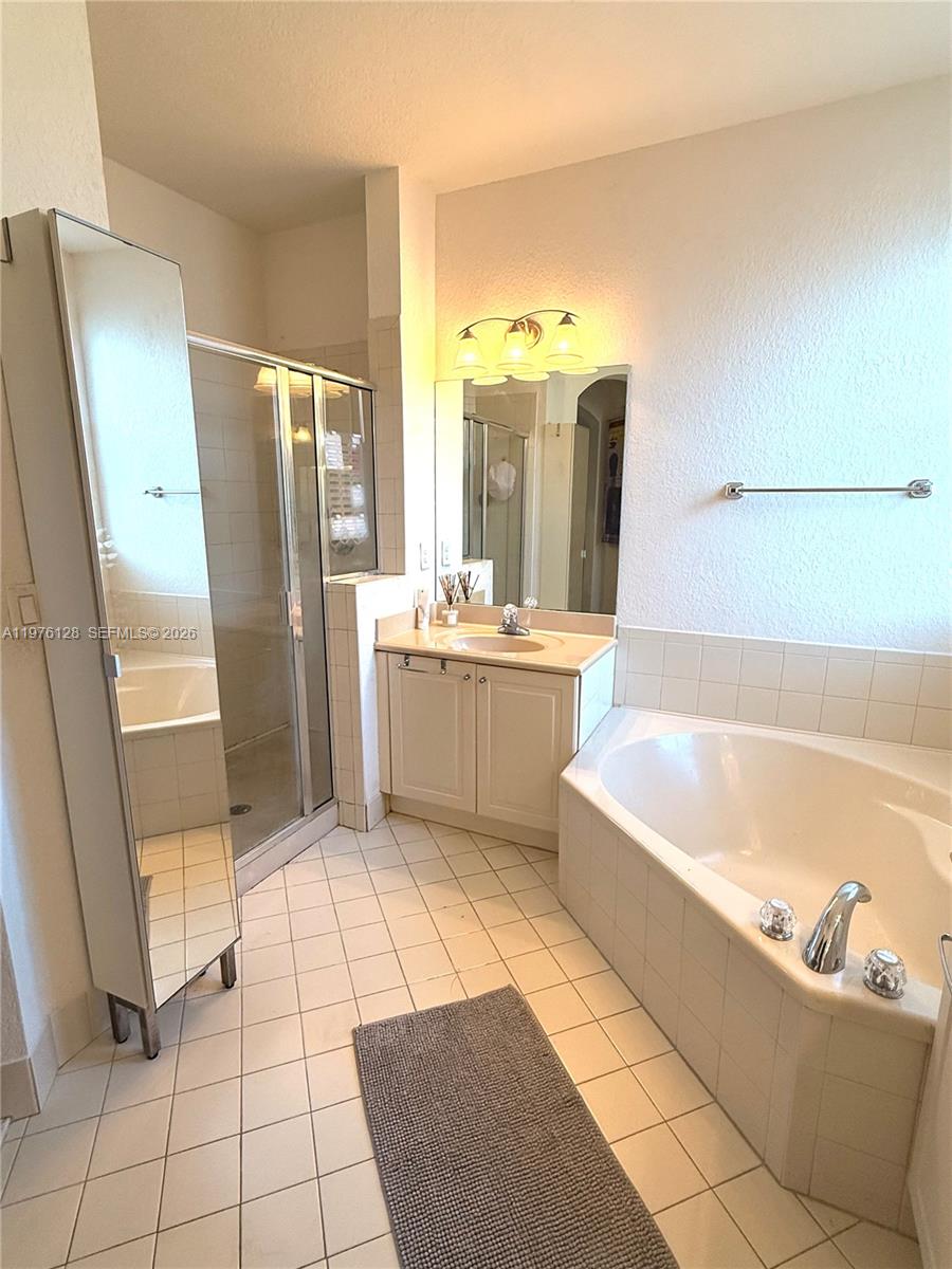 11010 NW 87th St Doral, FL 33178