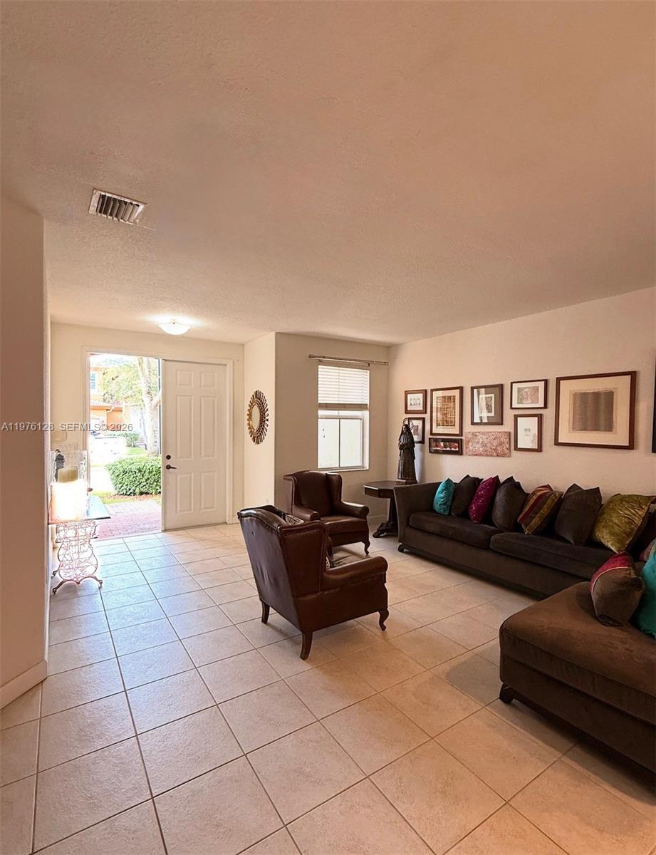 11010 NW 87th St Doral, FL 33178