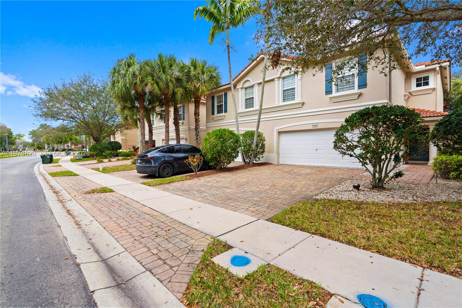 4301 Macarthur Palm Trl Green Acres, FL 33463