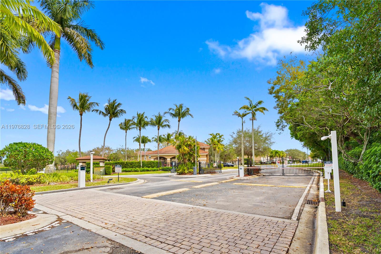 4301 Macarthur Palm Trl Green Acres, FL 33463