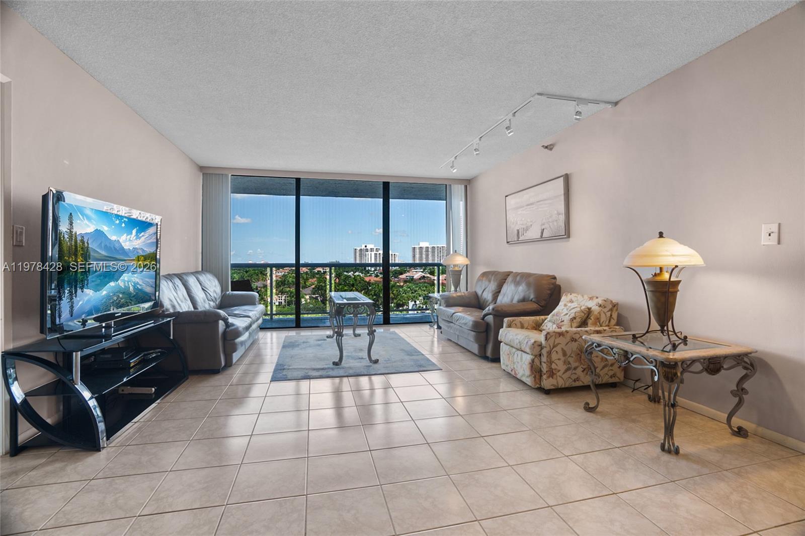 20515 E Country Clb Dr #849 Aventura, FL 33180