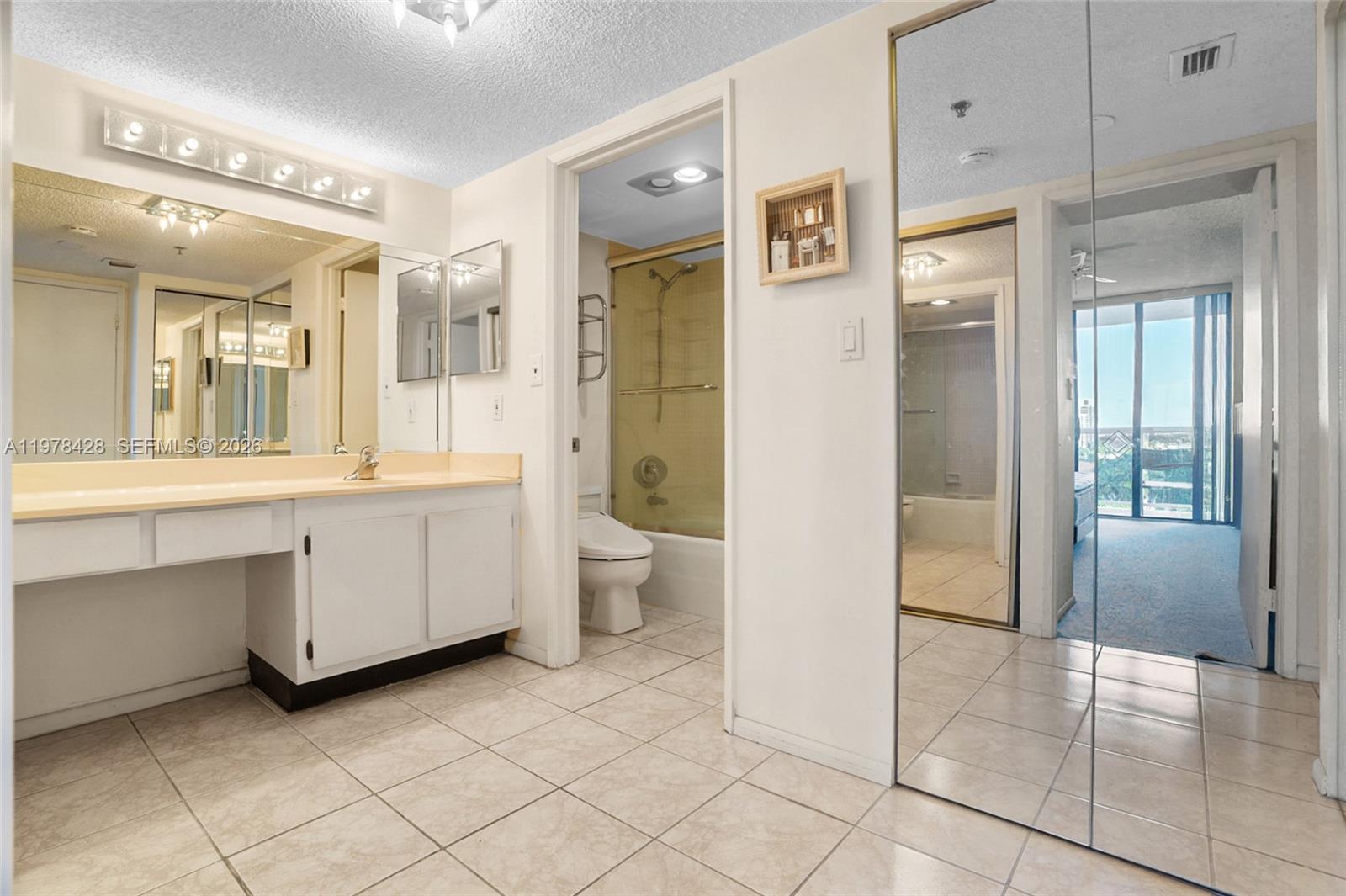 20515 E Country Clb Dr #849 Aventura, FL 33180