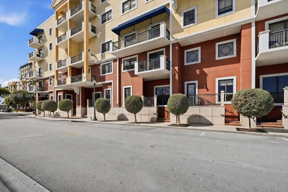 8390 SW 72nd Ave #106 Miami, FL 33143