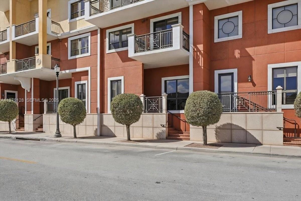 8390 SW 72nd Ave #106 Miami, FL 33143