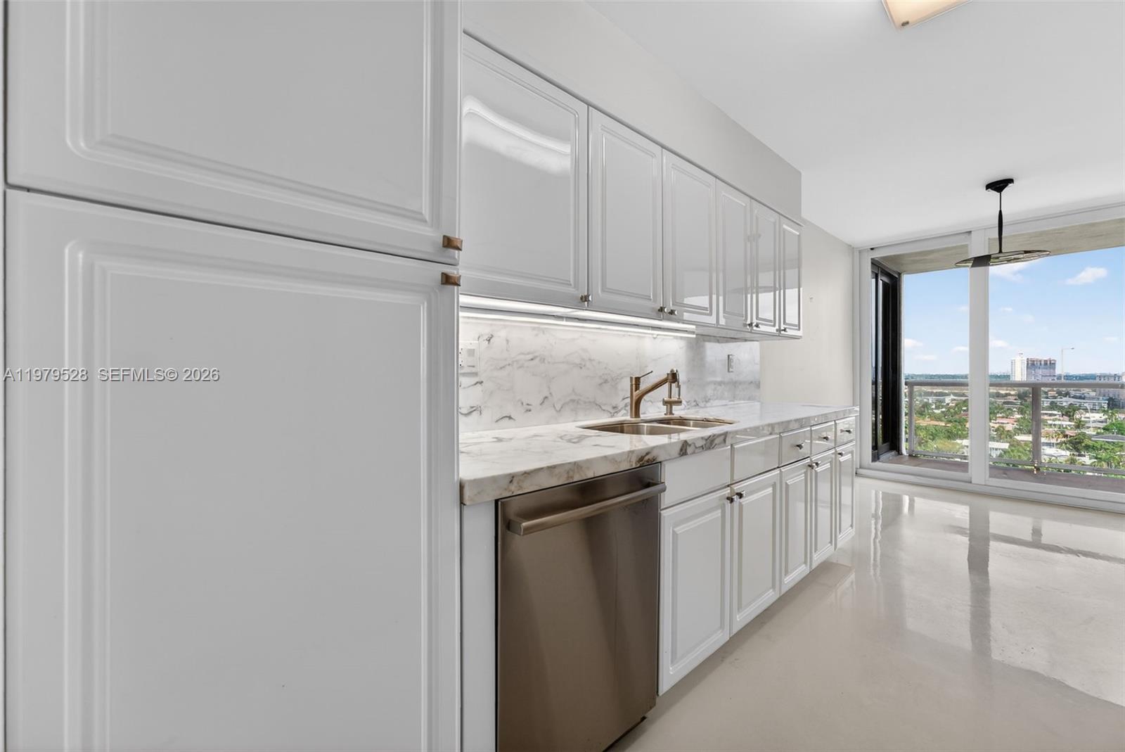 3600 Yacht Clb Dr #1802 Aventura, FL 33180