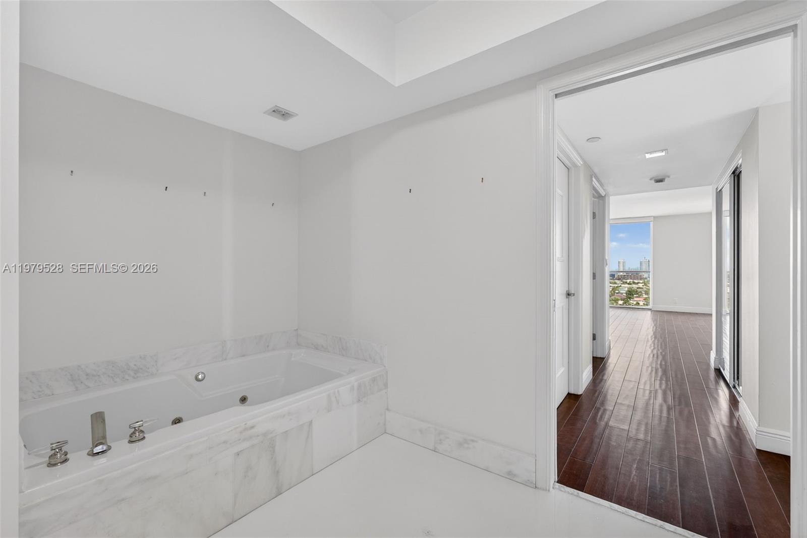 3600 Yacht Clb Dr #1802 Aventura, FL 33180