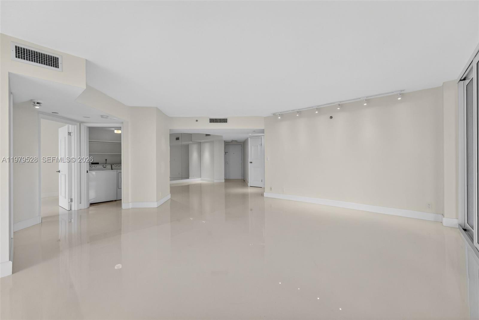 3600 Yacht Clb Dr #1802 Aventura, FL 33180