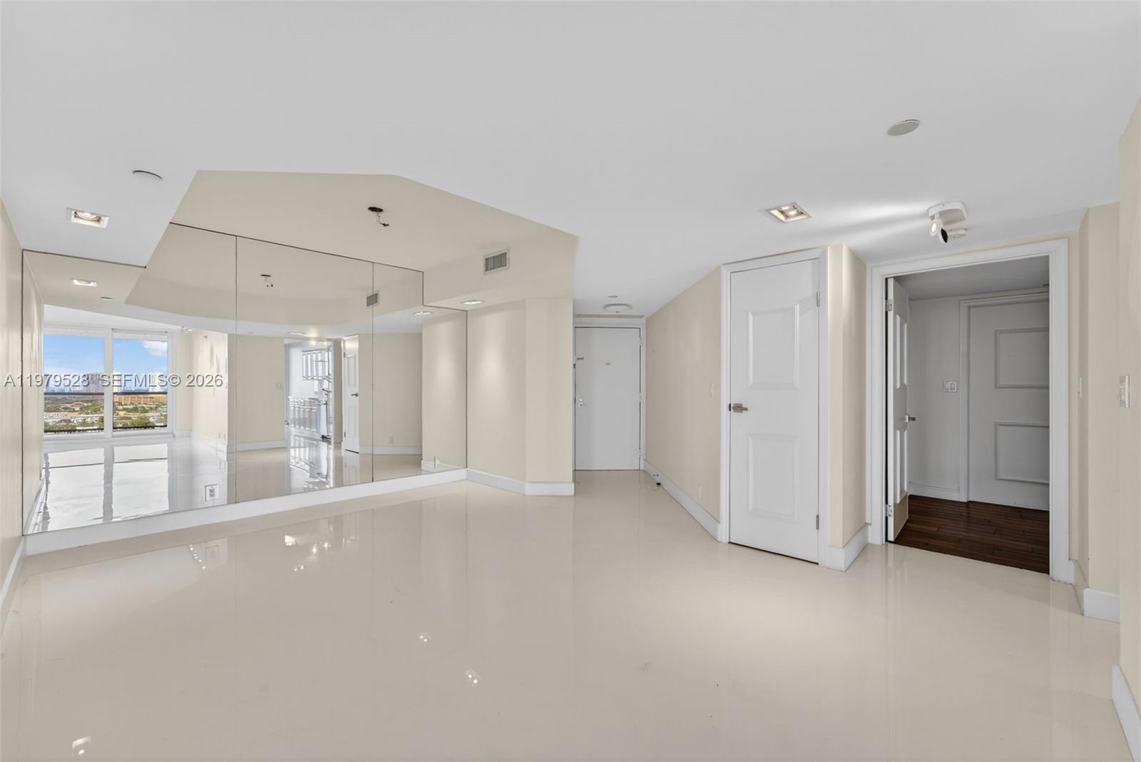 3600 Yacht Clb Dr #1802 Aventura, FL 33180