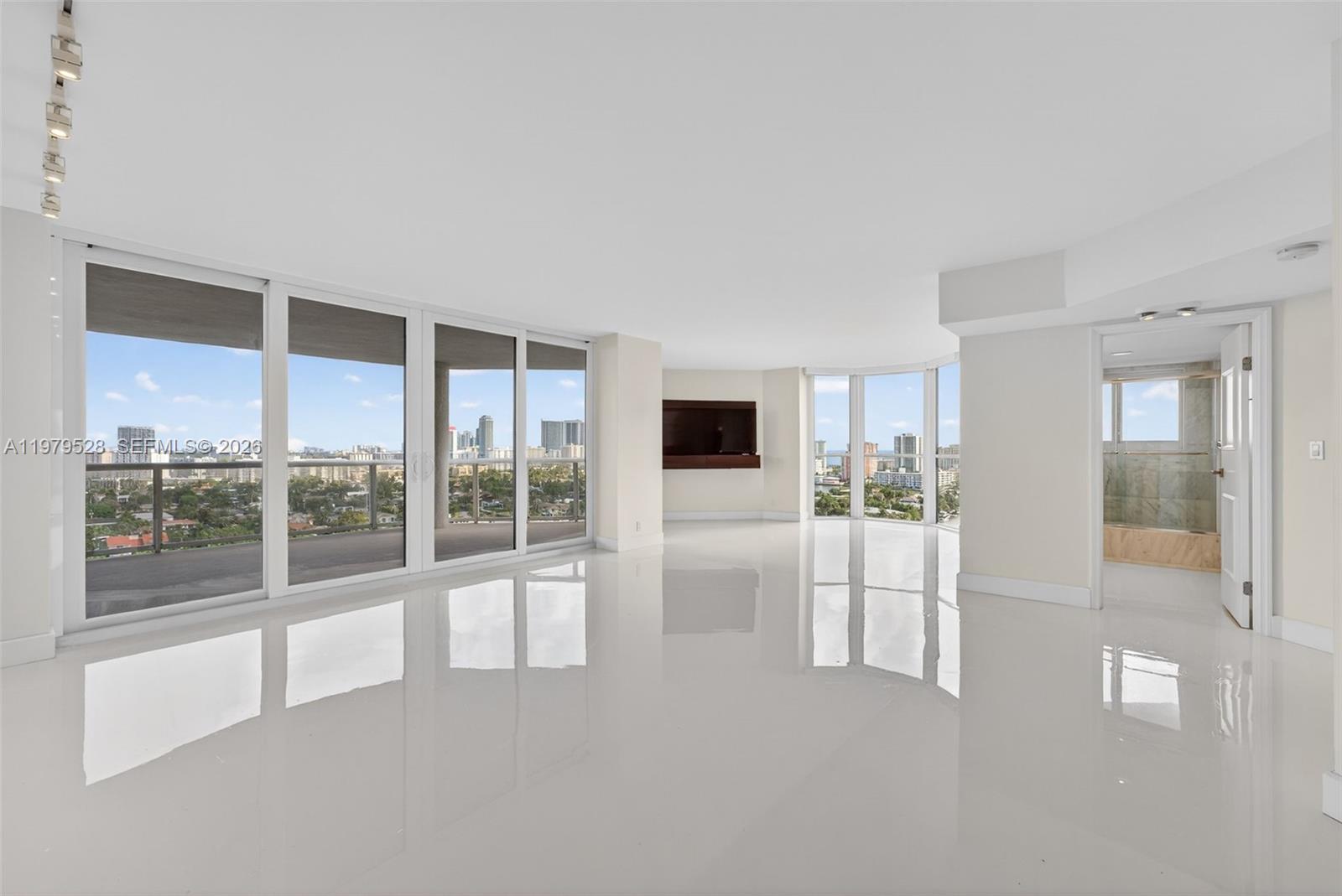 3600 Yacht Clb Dr #1802 Aventura, FL 33180