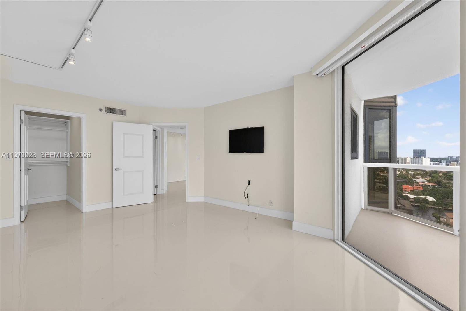 3600 Yacht Clb Dr #1802 Aventura, FL 33180