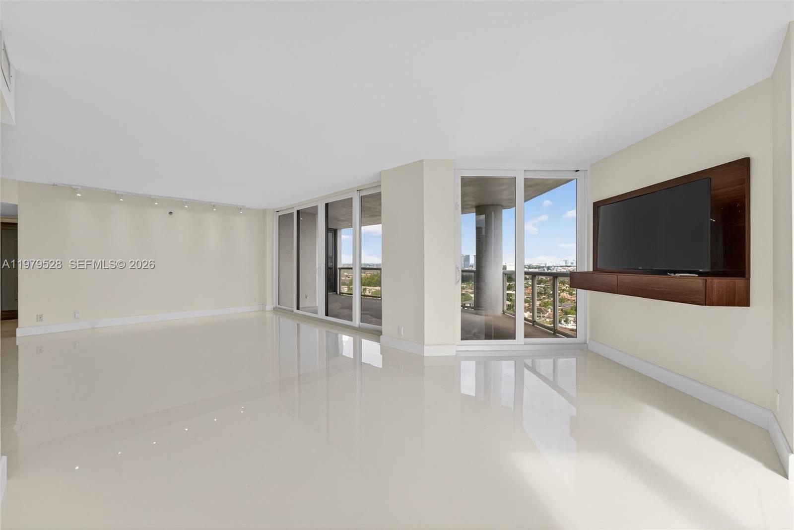 3600 Yacht Clb Dr #1802 Aventura, FL 33180