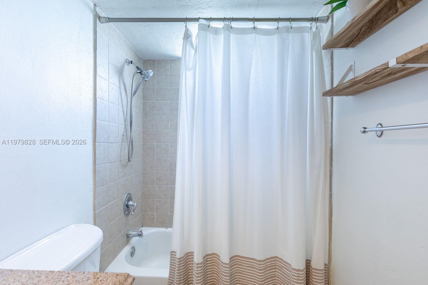 6884 N Kendall Dr #C401 Pinecrest, FL 33156