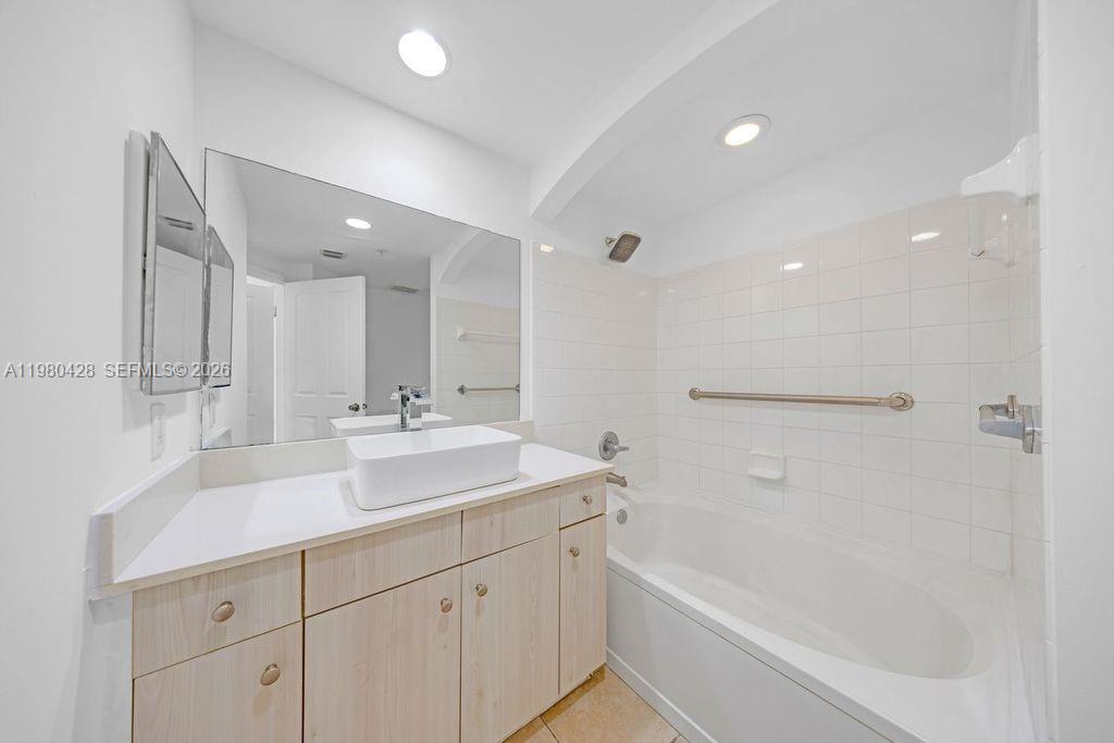 9172 Collins Ave #212 Surfside, FL 33154