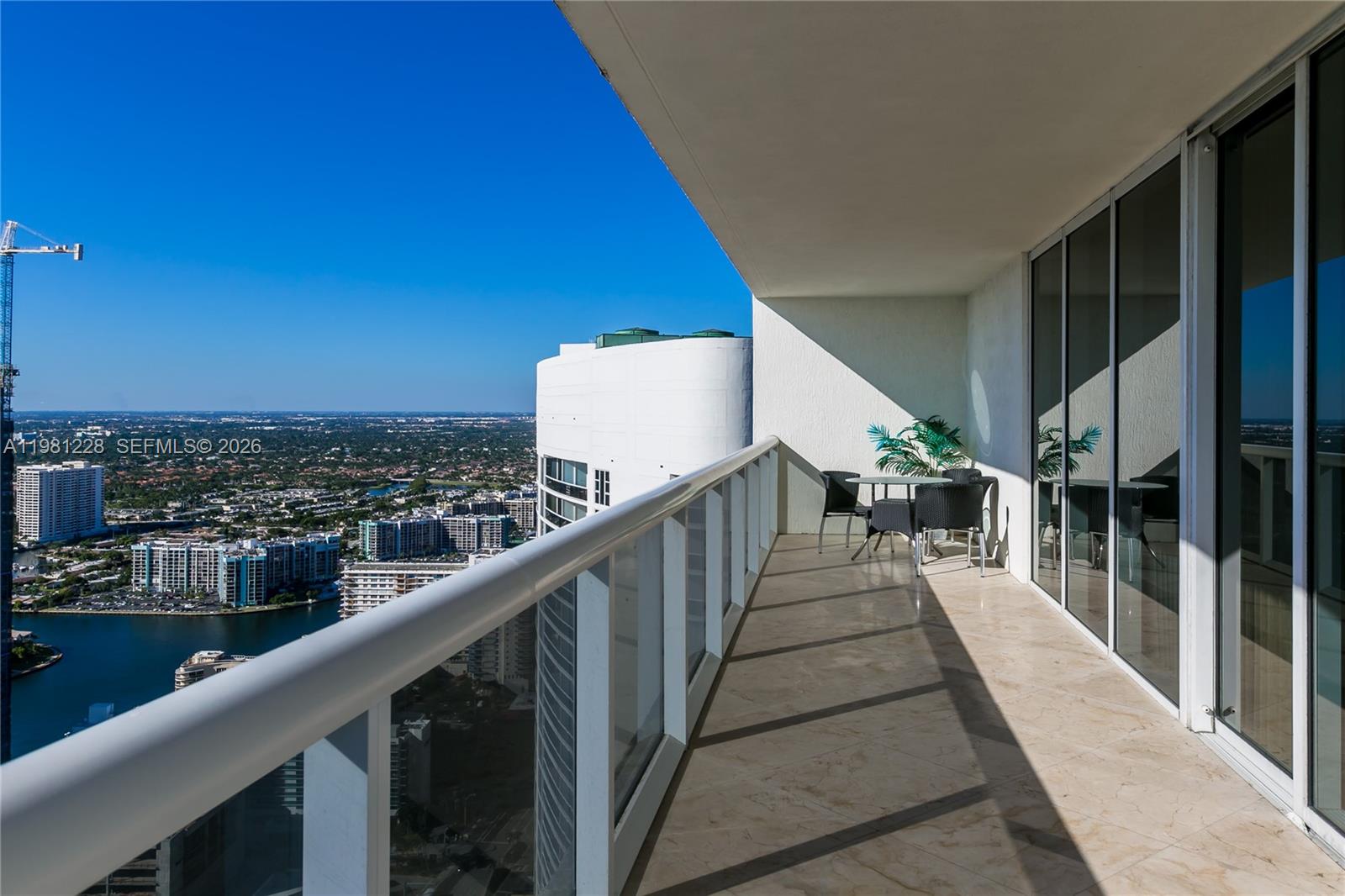 image Beach Club 218