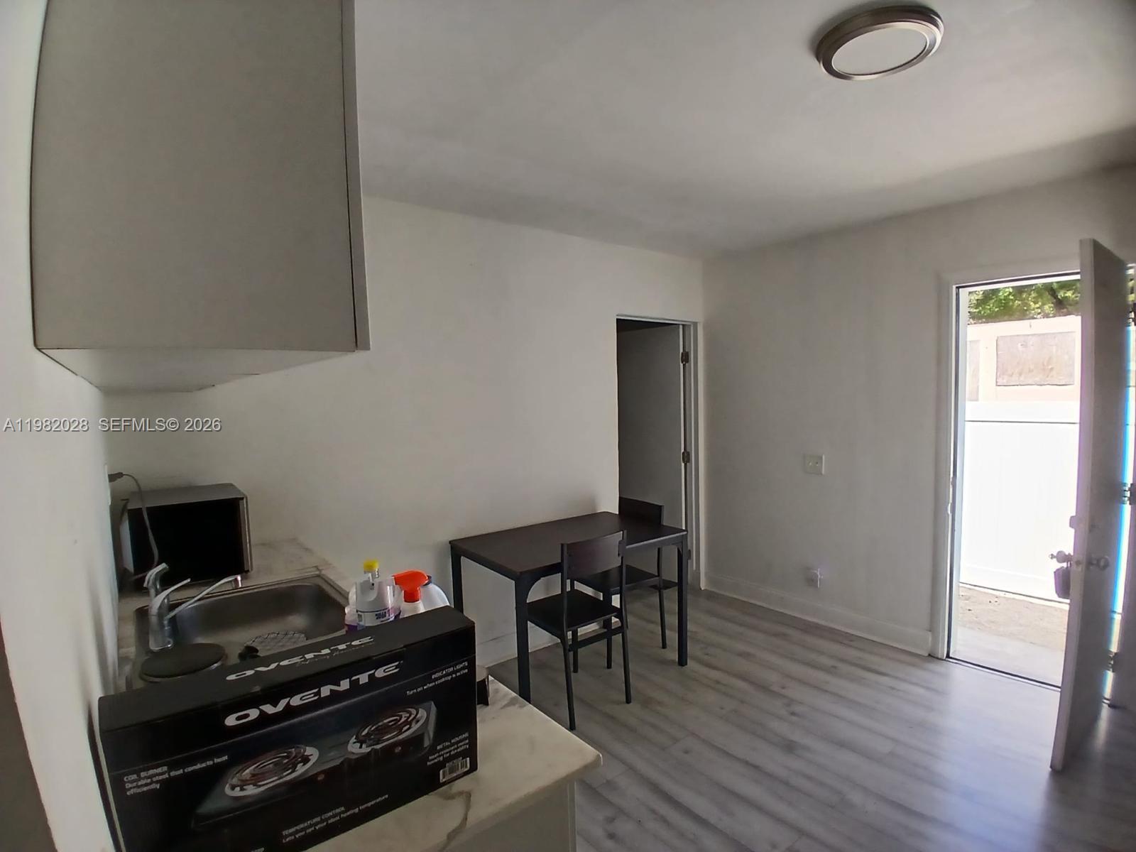 1053 NE 149th St Miami, FL 33161