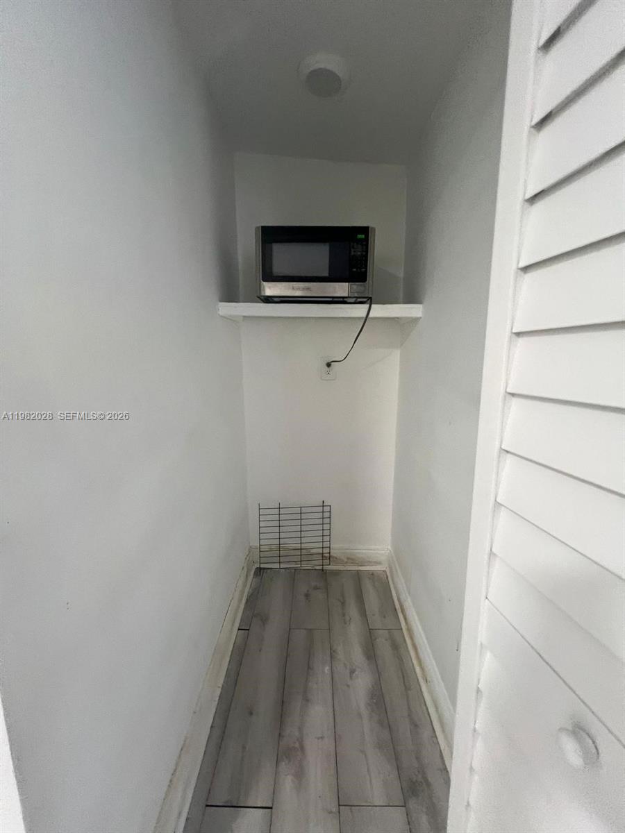 1053 NE 149th St Miami, FL 33161