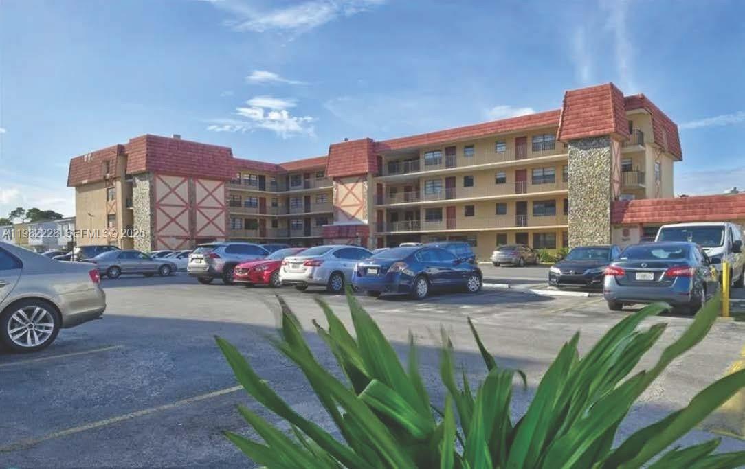 1325 W 68th St #113 Hialeah, FL 33014