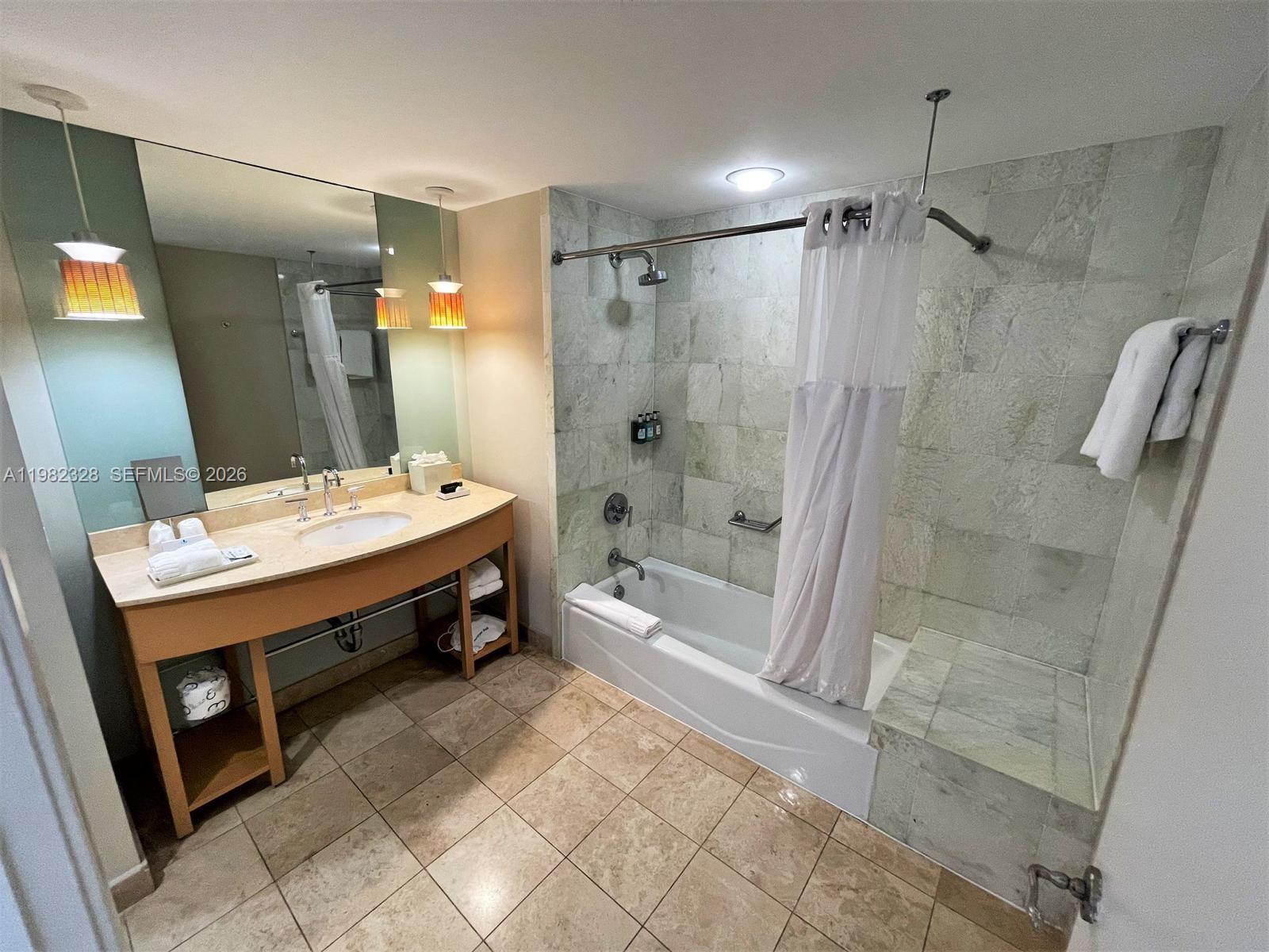 18683 Collins Ave #1206 Sunny Isles Beach, FL 33160