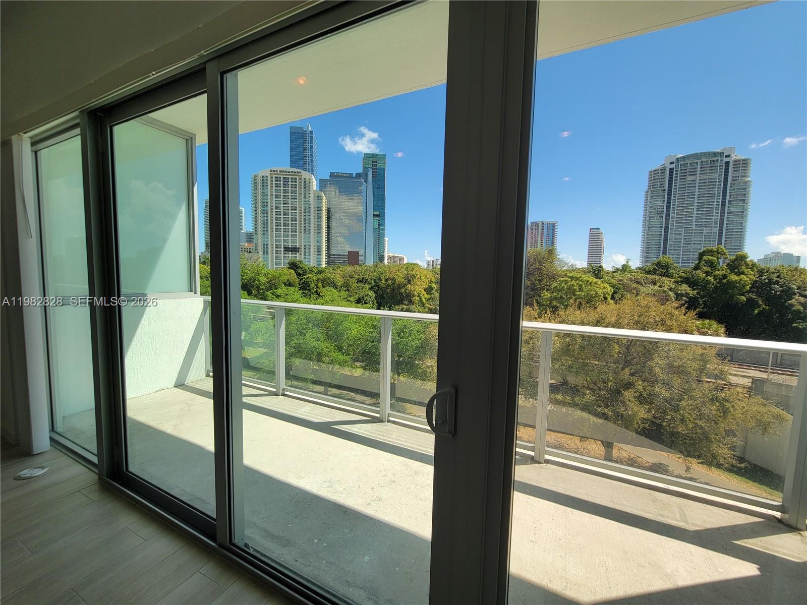 1600 SW 1st Ave #411 Miami, FL 33129