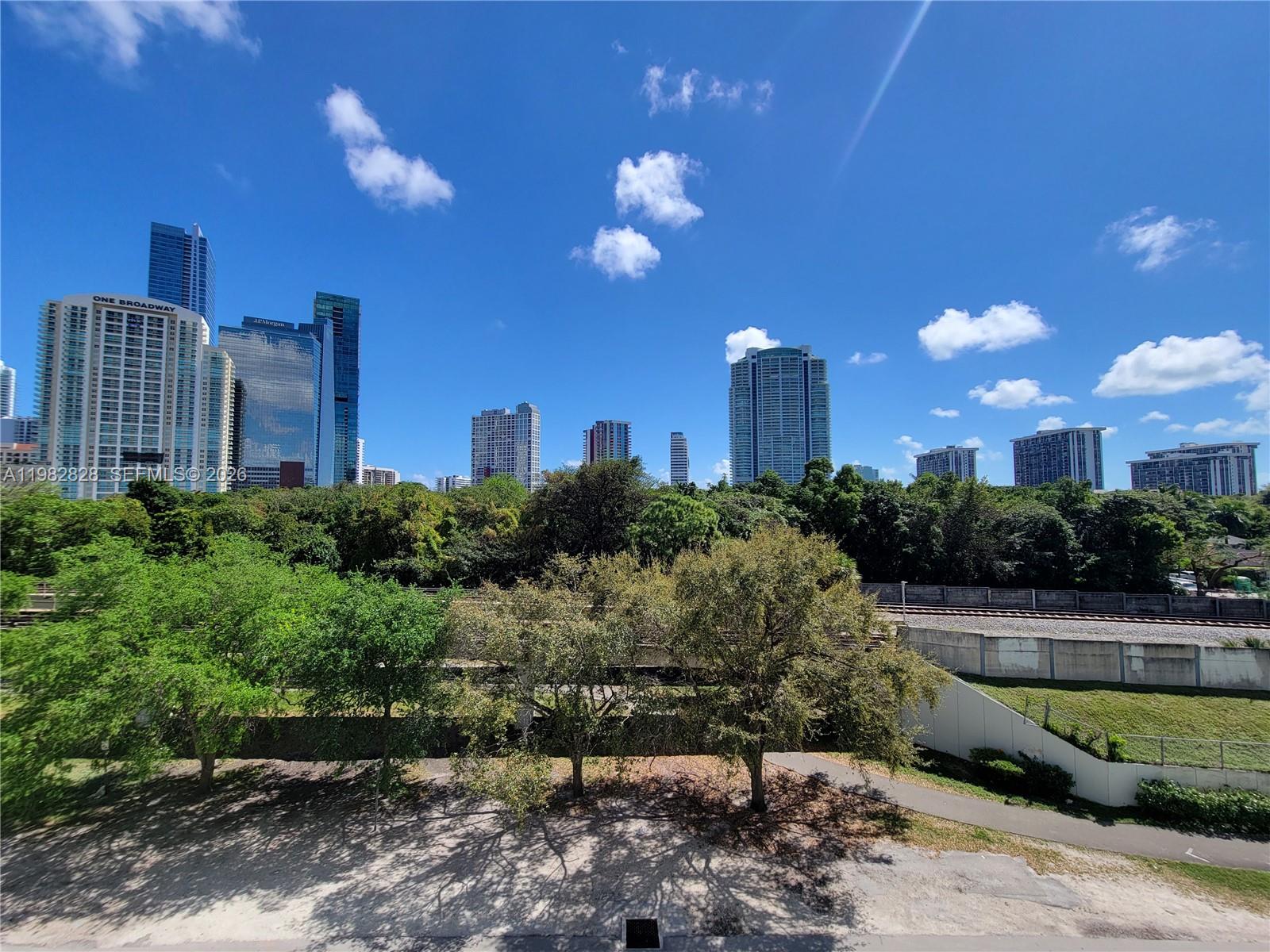 1600 SW 1st Ave #411 Miami, FL 33129