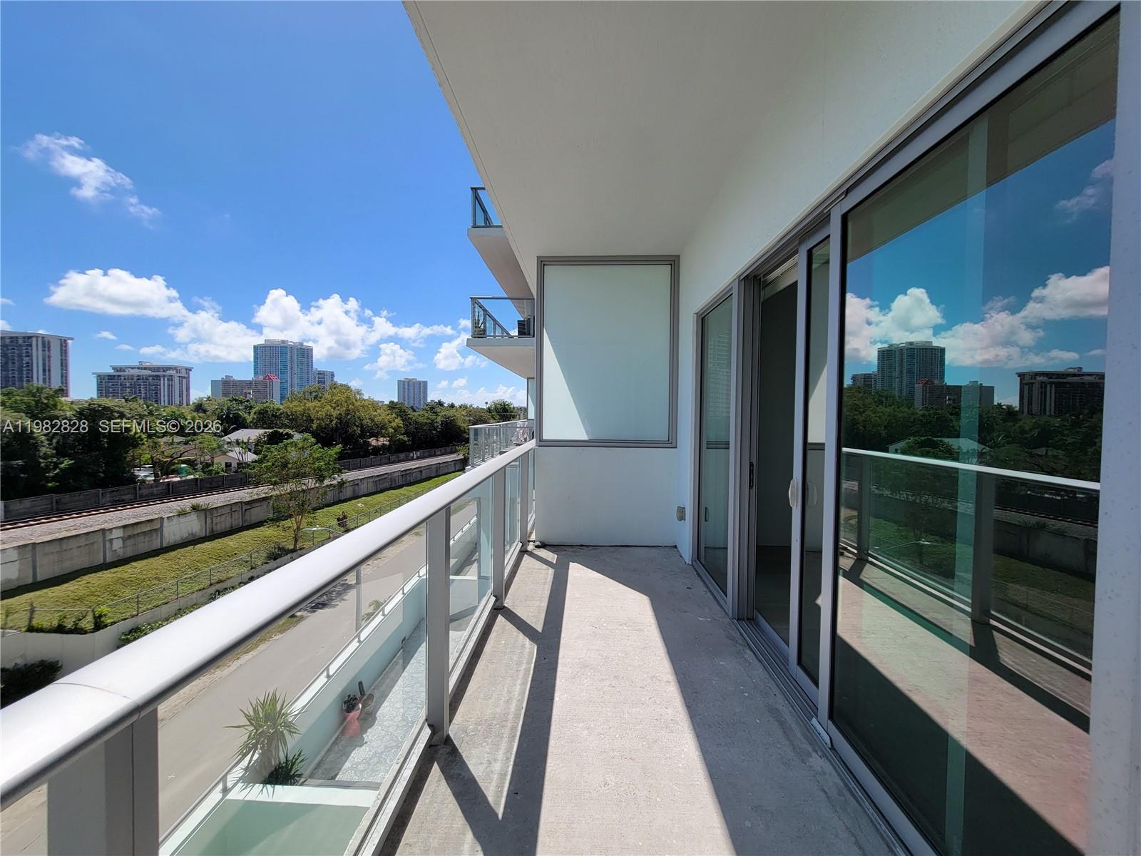 1600 SW 1st Ave #411 Miami, FL 33129