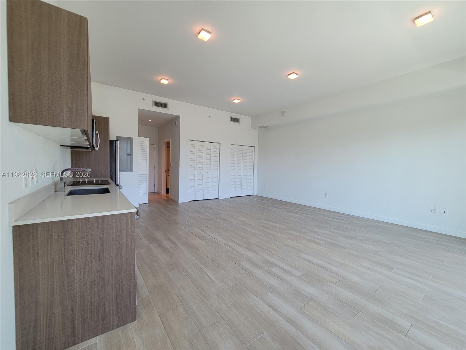 1600 SW 1st Ave #411 Miami, FL 33129