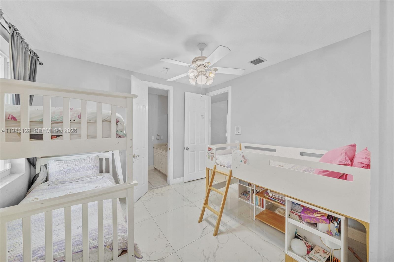 9675 NW 39th Ct Coral Springs, FL 33065