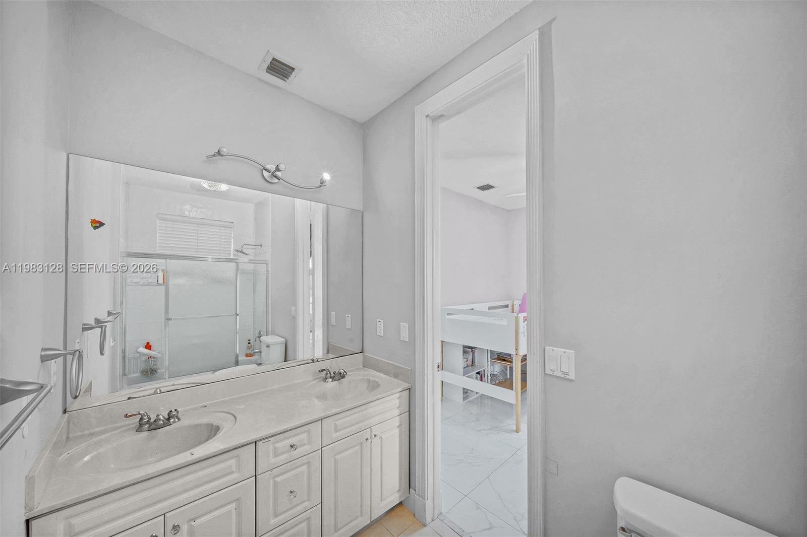 9675 NW 39th Ct Coral Springs, FL 33065