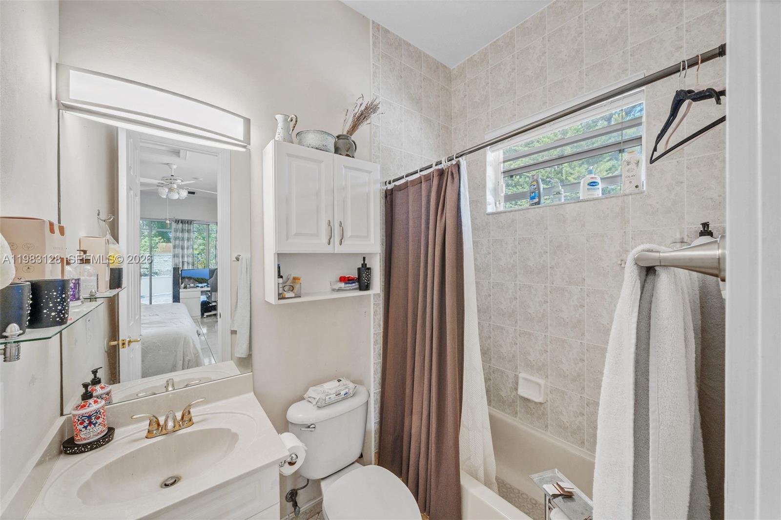 9675 NW 39th Ct Coral Springs, FL 33065