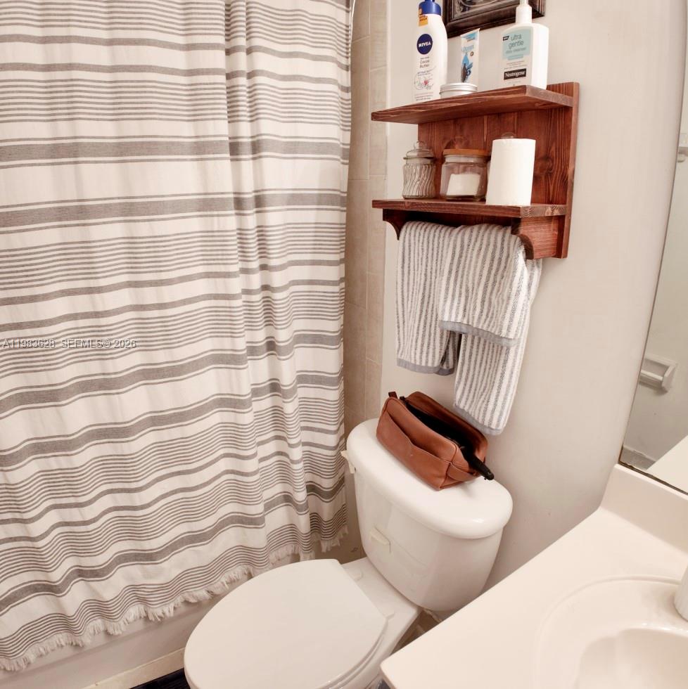 8884 SW 220th Ln Cutler Bay, FL 33190