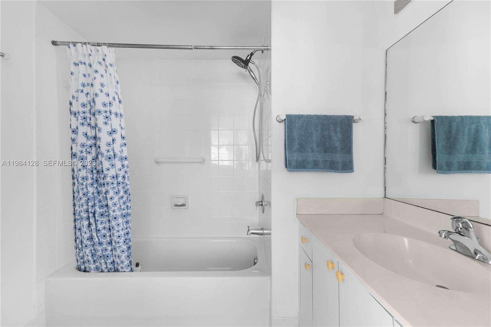 1621 Bay Rd #1202 Miami Beach, FL 33139