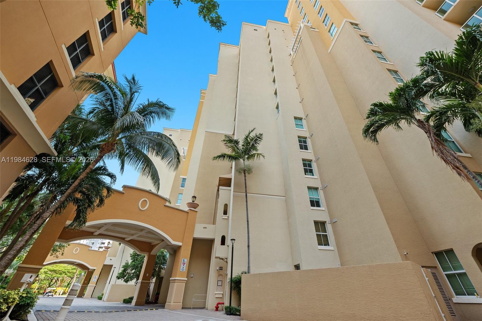 3340 NE 190th St #504 Aventura, FL 33180