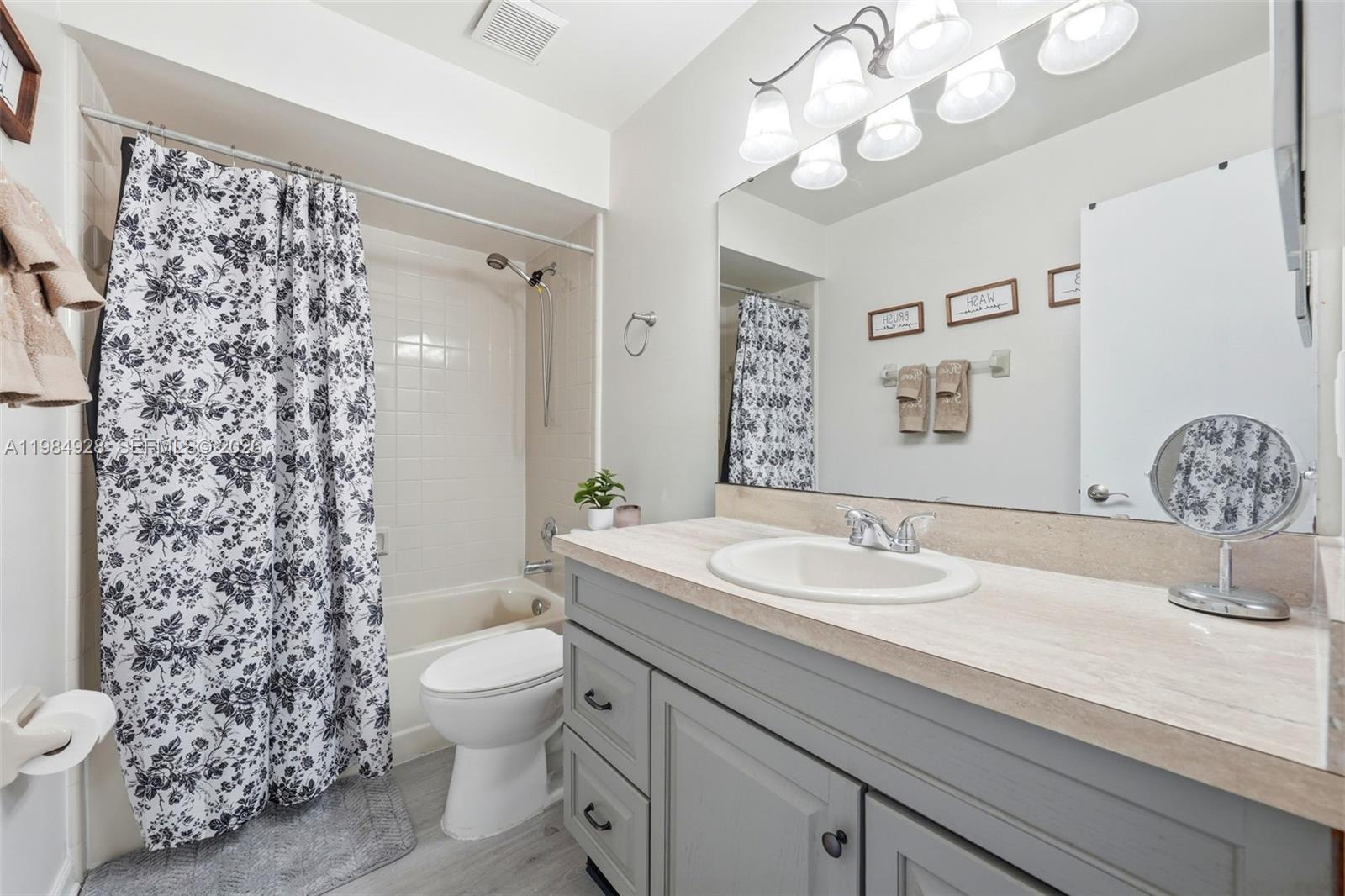 2738 Tally Ho Ave Orlando, FL 32828