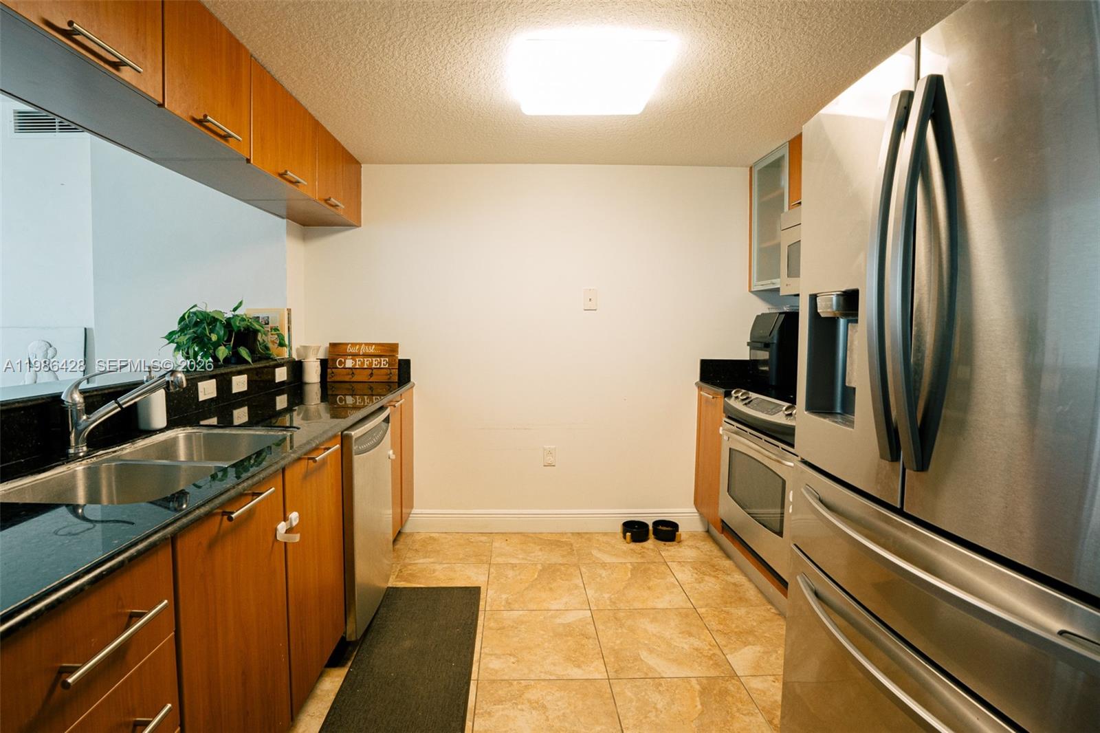 1800 N Bayshore Dr #1412 Miami, FL 33132