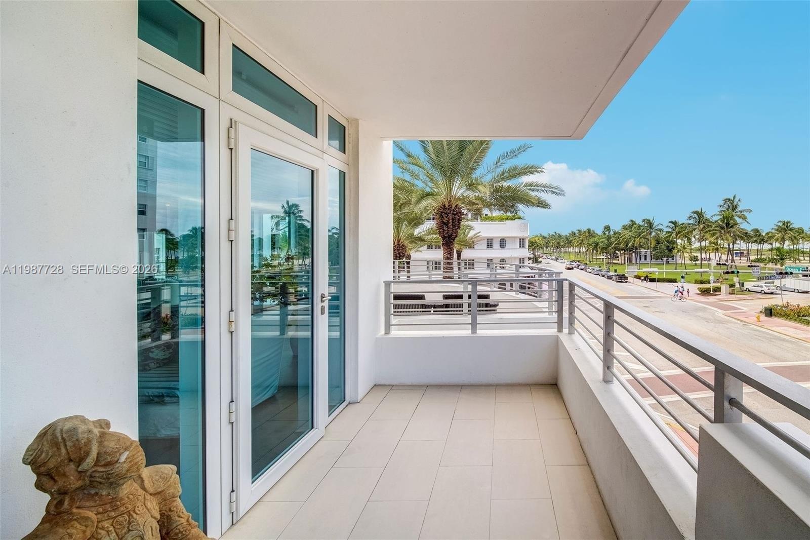 448 Ocean Dr #302 Miami Beach, FL 33139