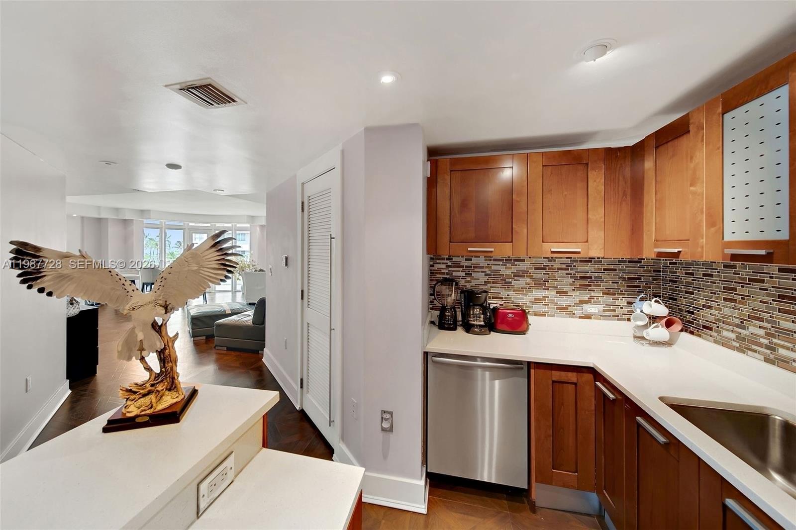 448 Ocean Dr #302 Miami Beach, FL 33139