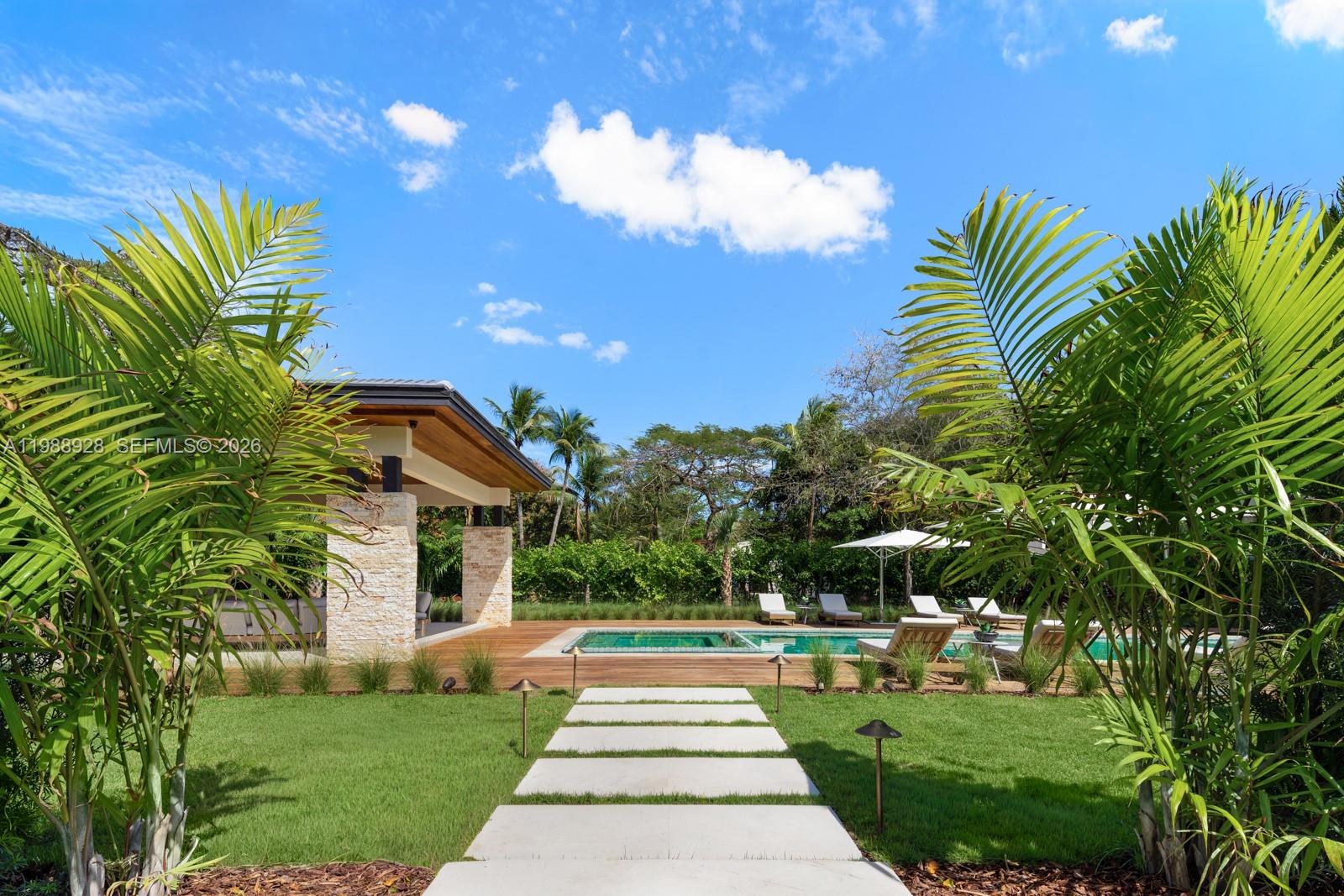 5545 SW 81st Ter Miami, FL 33143